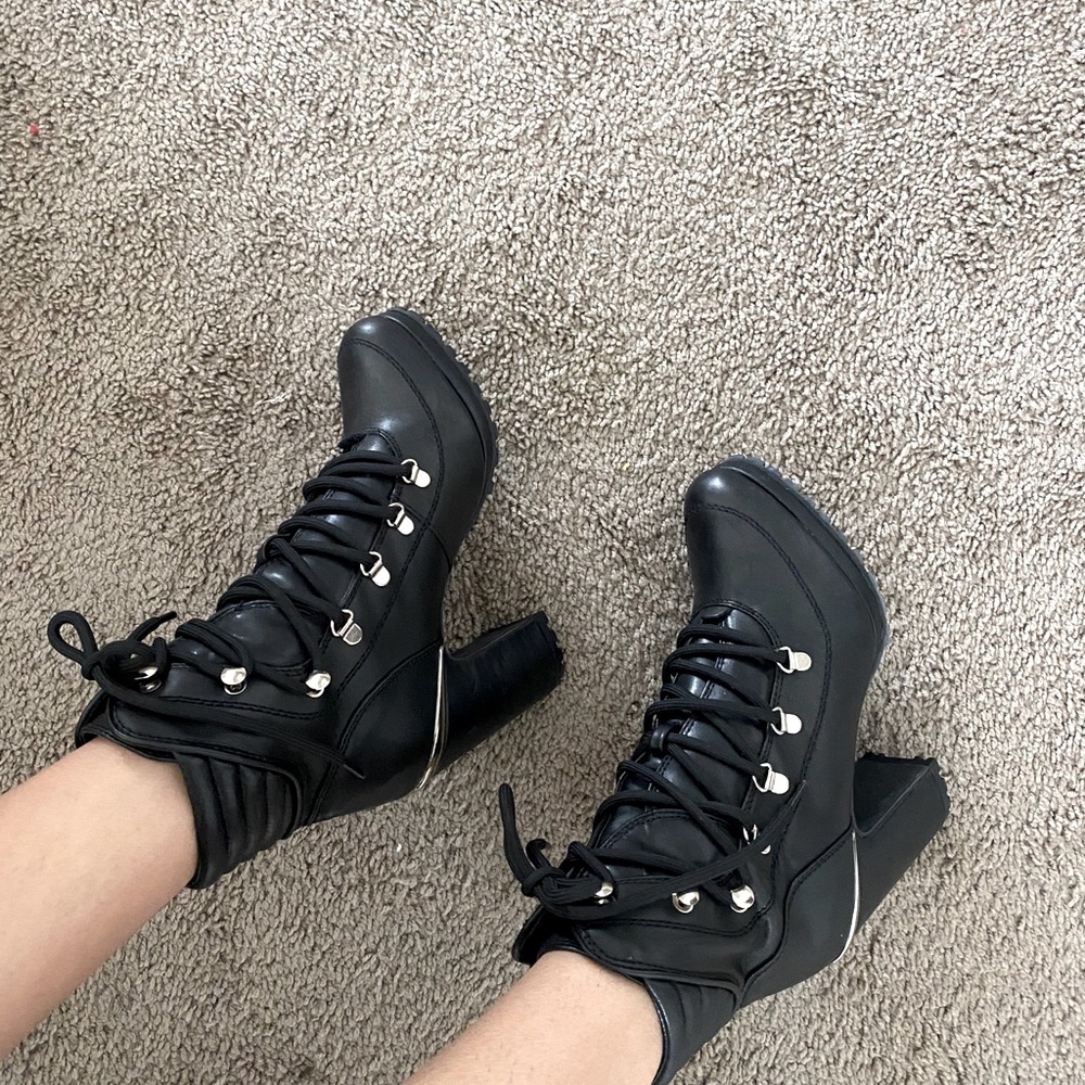 DKNY BOOTS